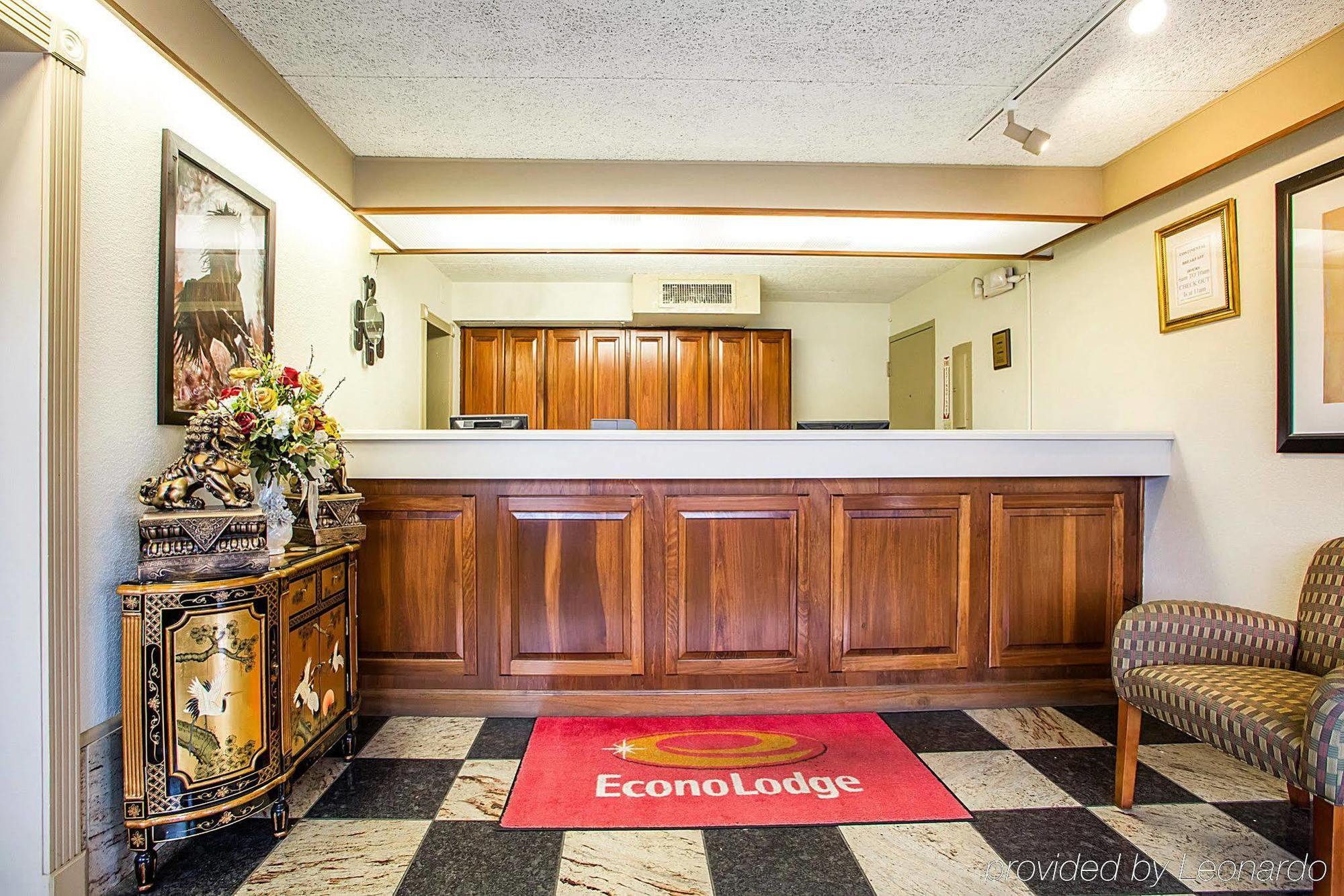 Lodge Econo Zanesville